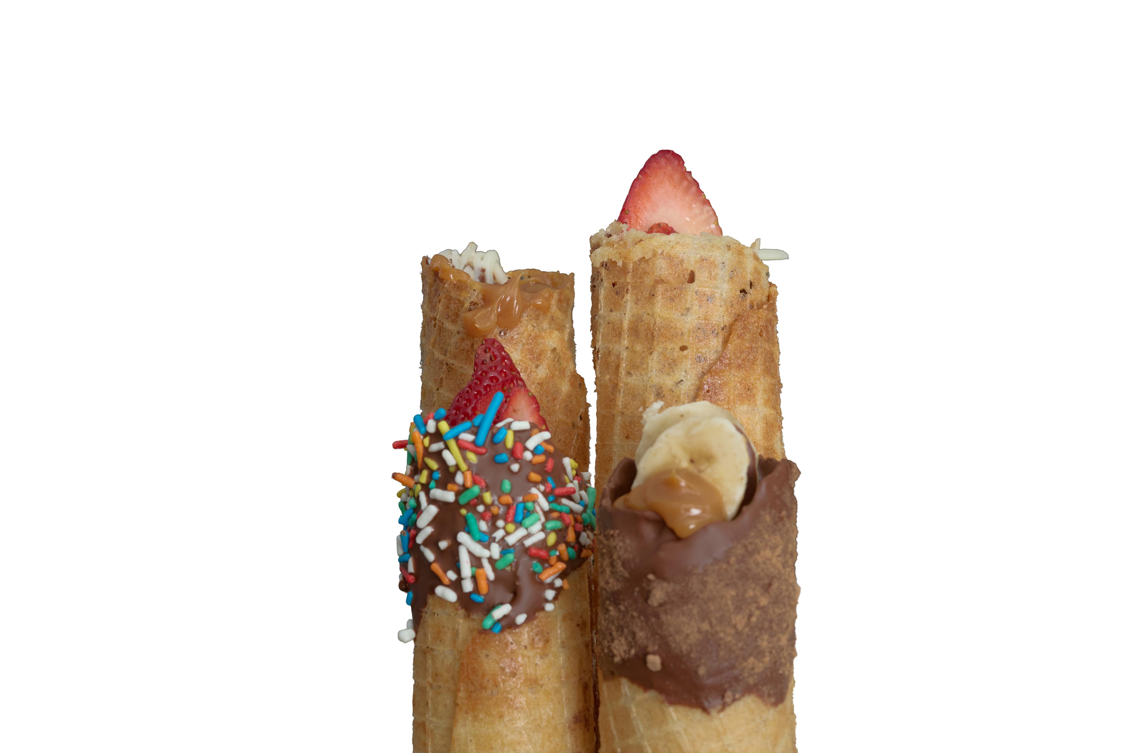 Marquesita crocante para armar con queso, relleno, aderezo y toppings